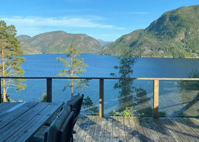 Casa de Férias Family With View Over Fjord, Mountain, Wood *