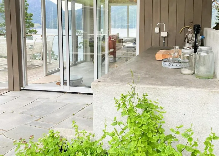 Casa de Férias Family With View Over Fjord, Mountain, Wood *
